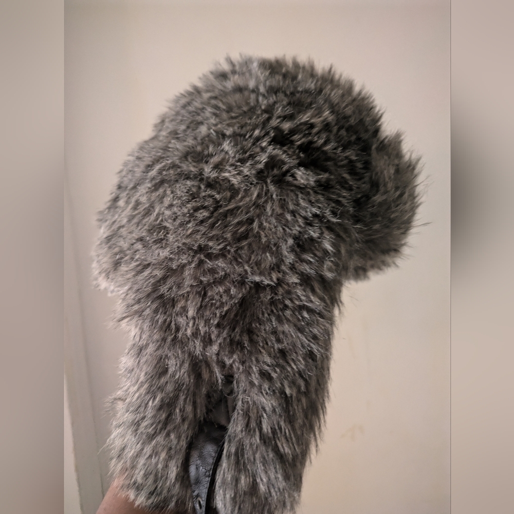 H&M Gray Faux Fur Hat. US OS.